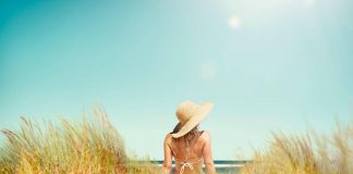 Melanoma colpisce diversamente uomini e donne: al busto lui, alle gambe lei