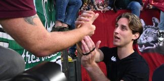 Roma-Fiorentina, Bove in lacrime per l’abbraccio della Curva Sud – Video
