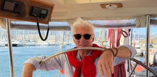 Richard Gere visita la sede di Open Arms: “Siamo in un momento buio, difendere diritti umani”