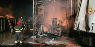Palermo, fiamme in impianto trattamento rifiuti