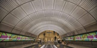 Blackout paralizza la metro di Londra, tre linee sospese e ritardi su altre sei