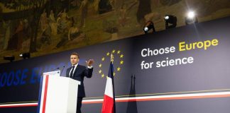 Macron ai ricercatori Usa: “Scegliete l’Europa”. Ma la chiamata irrita Roma