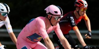 Giro d’Italia, a Pedersen anche la quinta tappa. Terza vittoria per la maglia rosa