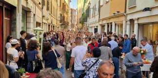 “Centro in festa” fa il pienone. Tra musica, degustazioni e laboratori per grandi e piccini