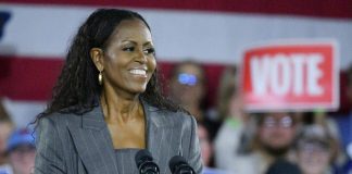 Michelle Obama, momento difficile: “Sono in terapia, sto attraversando una transizione”