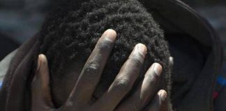 Migranti, Alarm Phone: “200 persone in pericolo nel Mediterraneo centrale”
