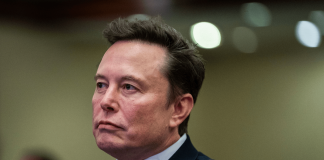 Musk via da Tesla? Lui smentisce il Wall Street Journal: “Assolutamente falso”