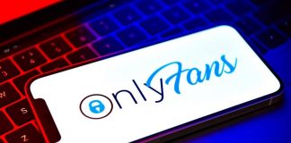 Elena Maraga, la maestra licenziata per le foto su OnlyFans diventa imprenditrice
