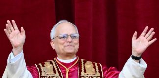 Papa, rito di intronizzazione papale: storia e simbolismo delle vesti pontificie
