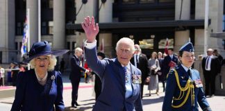 Dalla Rolls-Royce al mosaico di Zelensky, ecco i regali alla Royal Family