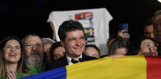 Chi è Nicusor Dan, il sindaco diventato presidente della Romania