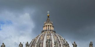 Conclave, secondo giorno di votazioni per eleggere il nuovo Papa