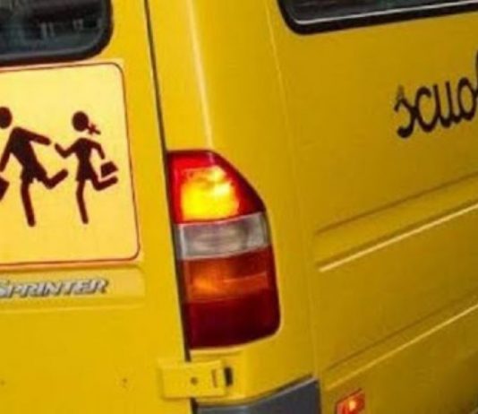 Sabbioneta, bimbo di 7 anni investito dopo essere sceso dallo scuolabus. Trasportato in ospedale