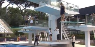 Paolini, festa in piscina: Jasmine si tuffa con Errani dopo il trionfo – Video