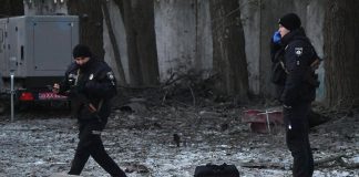 Ucraina, polizia: “Uomo spara vicino a Kiev, diversi morti”
