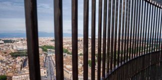 Conclave, maxi piano sicurezza: agenti in campo e sistemi anti drone, le misure prima e dopo la fumata bianca