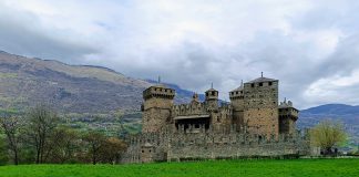 Custodi di pietra, sentinelle del tempo