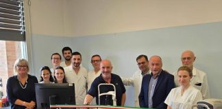 Reggio Emilia, Assit Group dona apparecchiatura per diagnosi e follow up uveite