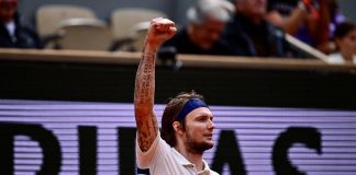 Bublik come Lehecka e Ruud, vince un game con Sinner ed esulta