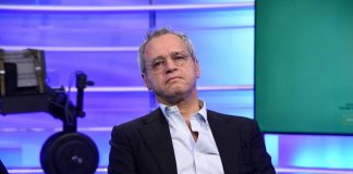 Mentana lascia La7? Il post: “Devi capire quando è il momento di staccare”