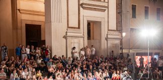 Circo contemporaneo e teatro di strada: Open Festival anima Mantova con sessanta eventi