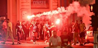 Francia, incidenti dopo vittoria Psg: ragazzo muore a Dax, 294 arresti