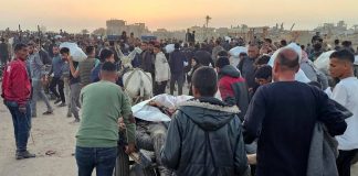 Gaza, media: “Spari su folla diretta a centro aiuti a Rafah, almeno 21 morti”