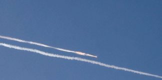 Israele-Iran, Trump: “Tregua iniziata”. Missili di Teheran nella notte, morti e feriti a Be’er Sheva