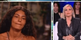 Isola dei famosi, Simona Ventura contro Jasmine: “Chiedi scusa a Chiara. Come ti permetti?”