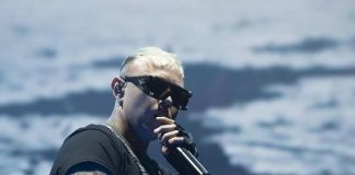 Gli chiedono biglietti gratis per il concerto a San Siro, lo sfogo di Lazza: “Non fate i grattoni”