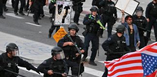 Usa, coprifuoco a Los Angeles. Trump: “Manifestanti sono animali, pagati da qualcuno”