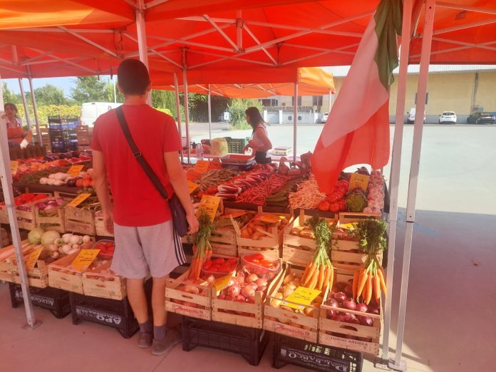 mercato contadino borgochiesanuova pomeriggio martedi (6)