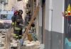 Napoli, esplosione in centro: donna estratta viva dalle macerie