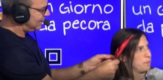 Schlein si tinge ciocca rossa per scommessa: “Un po’ alla Mirko dei Bee Hive”
