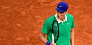 Sinner battuto in finale infinita al Roland Garros, Alcaraz trionfa al quinto set