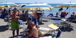 Ostia, 20 ingressi omaggio per clienti rimasti senza spiaggia dopo i sequestri