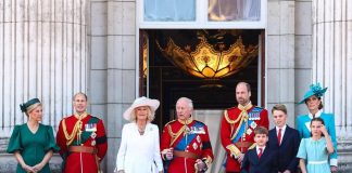 Trooping the Colour, il tributo di re Carlo alle vittime dell’incidente Air India
