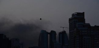 Ucraina, raid russi su Kiev e Odessa: colpito un ospedale