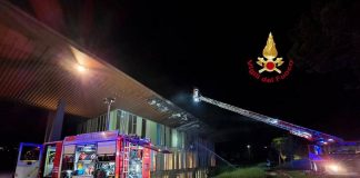 Incendio al Viola Park, fiamme in padiglione dei giovani calciatori della Fiorentina: 4 intossicati