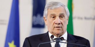Dazi, Tajani “Dobbiamo trattare a testa alta”