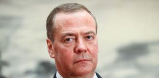Medvedev “Ultimatum Trump? Teatrale”