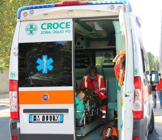 Infortunio sul lavoro a Viadana: autista cade dal cassone del camion
