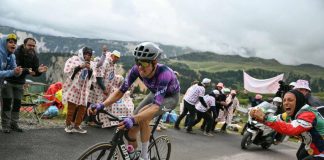 O’Connor vince in solitaria la tappa regina del Tour de France, Pogacar stacca Vingegaard