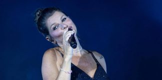 Alessandra Amoroso interrotta da Penny… la figlia scalcia e ferma il concerto