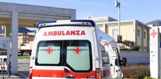 Lecce, malore in auto mentre aspetta moglie sotto sole: muore a 35 anni
