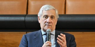 Tajani torna sullo ius scholae: “Preferite i maranza o i ragazzi che vanno a scuola?”