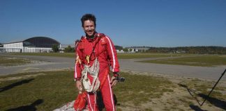 Malore durante volo con parapendio, muore base jumper Felix Baumgartner