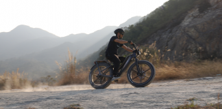 Sulla spiaggia, montagna e sterrato, la fat bike elettrica è davvero meglio?