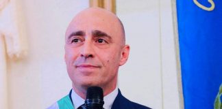 Tensioni su accordo programma ex Ilva, si dimette il sindaco di Taranto Piero Bitetti