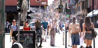 Caldo record, oggi 17 città da bollino rosso: picchi fino ai 40°